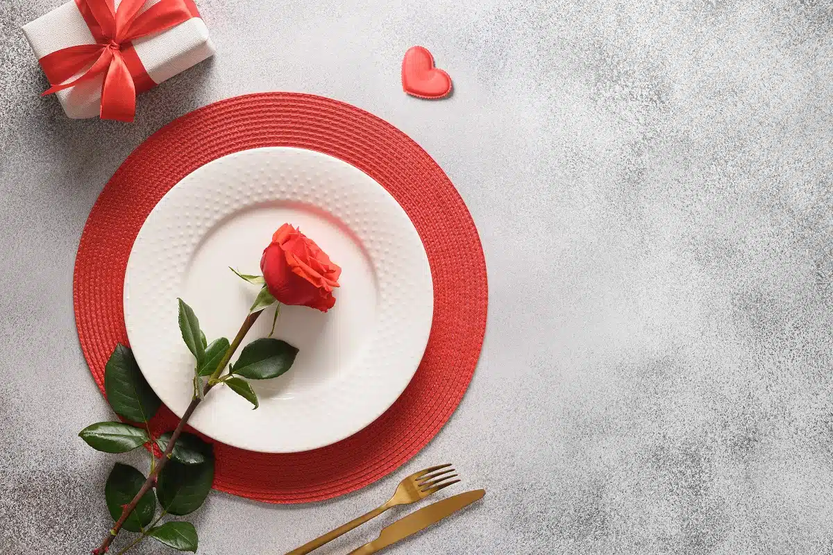 Décoration de table romantique pour la Saint-Valentin
