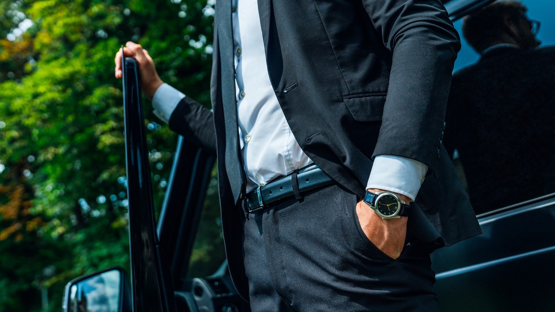 porter la montre sur le poignet gauche